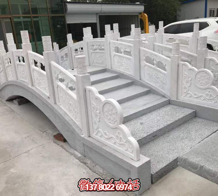 美麗的漢白玉石拱橋，伴您一路暢游！