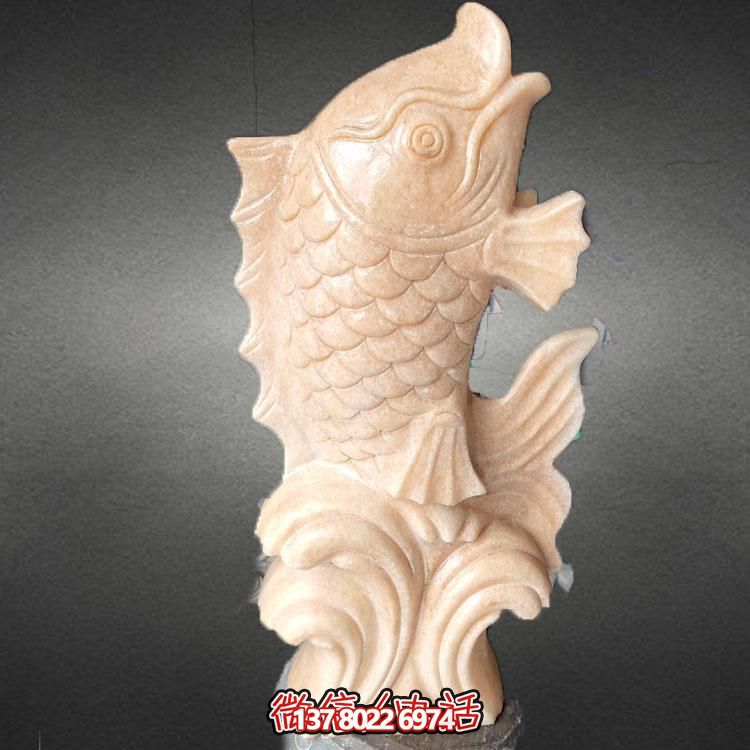 集大理石石雕、水景擺件、鯉魚雕塑于一體的精美藝術品