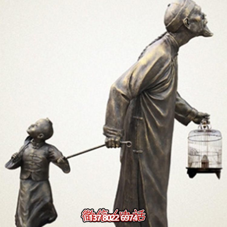 玻璃鋼仿銅雕塑，景觀遛鳥人物裝點戶外環境