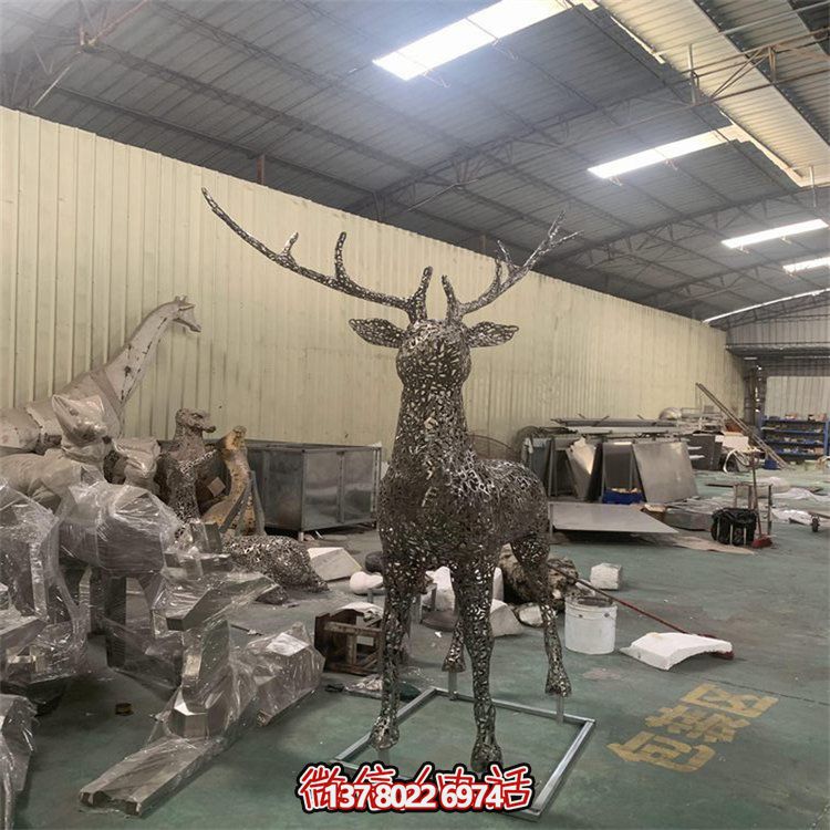精美不銹鋼鏤空照明戶(hù)外梅花鹿雕塑