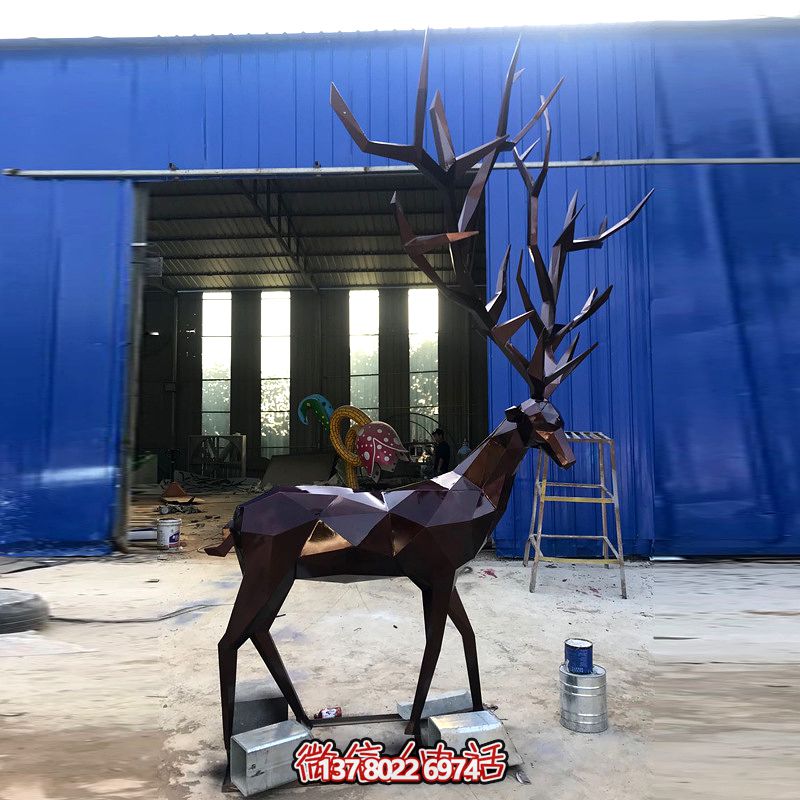 大型梅花鹿雕塑,點(diǎn)綴大型公園景觀 大型梅花鹿雕塑,點(diǎn)綴大型公園景觀