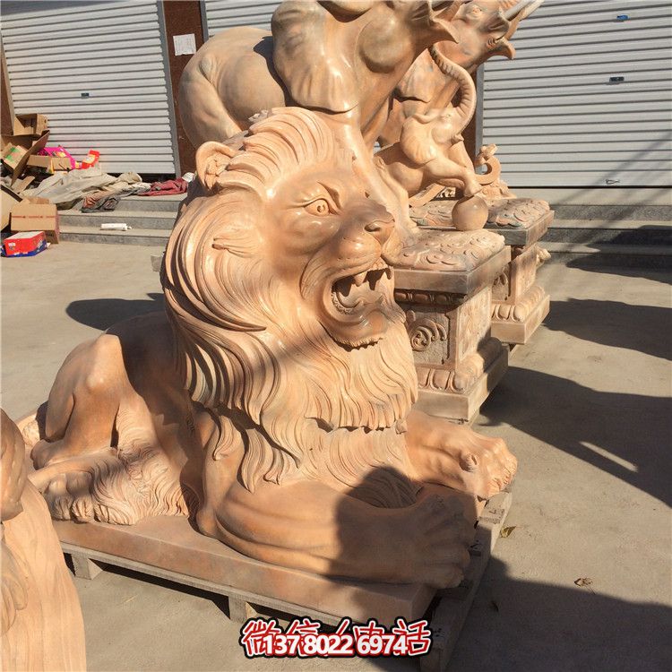 傳統文化與現代藝術的完美結合——戶外紅石雕獅子雕塑 傳統文化與現代藝術的完美結合——戶外紅石雕獅子雕塑