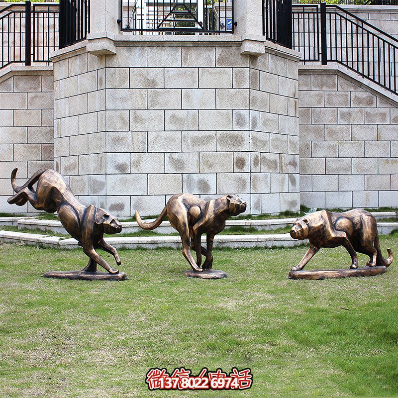 公園仿真銅創意鑄造噴漆金錢豹雕塑 公園仿真銅創意鑄造噴漆金錢豹雕塑