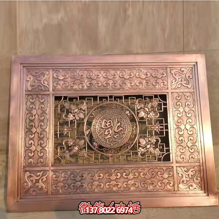 集酒店庭院裝飾黃銅鍛造、鏤空中式壁畫雕塑于一體的藝術(shù)裝飾