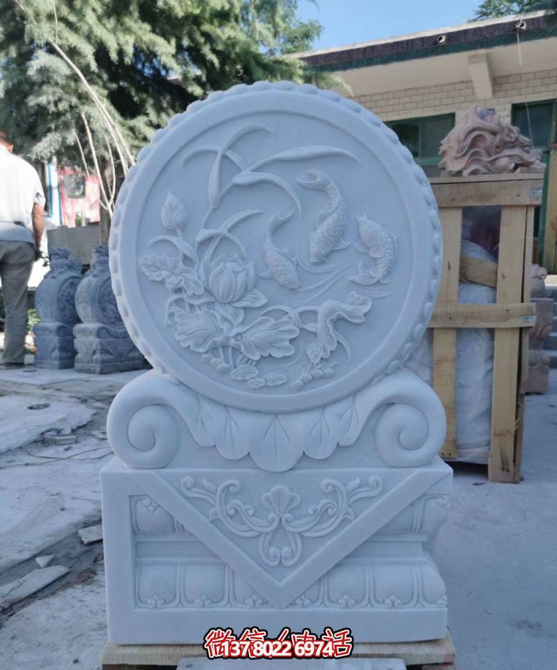 精美大理石雕刻荷花抱鼓石門墩，點綴庭院門口