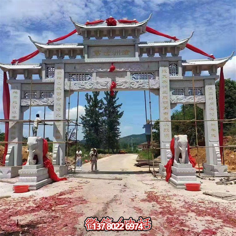 集道路四柱、花崗巖、花崗石雕和牌樓于一體的精美絕倫藝術(shù)品