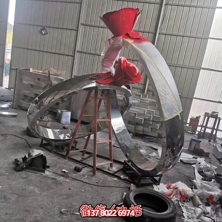 不銹鋼戶外雕塑戒指，鏡面反光