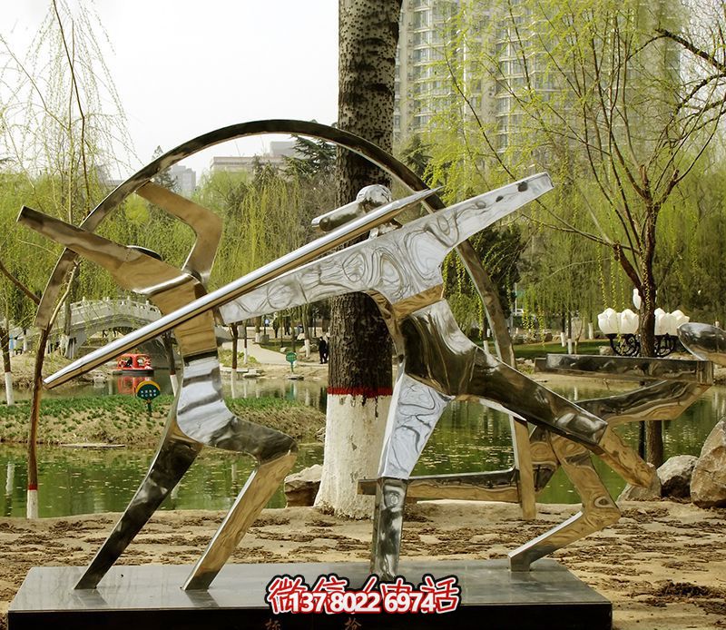 不銹鋼鏡面標槍雕塑——精致、創意、華美