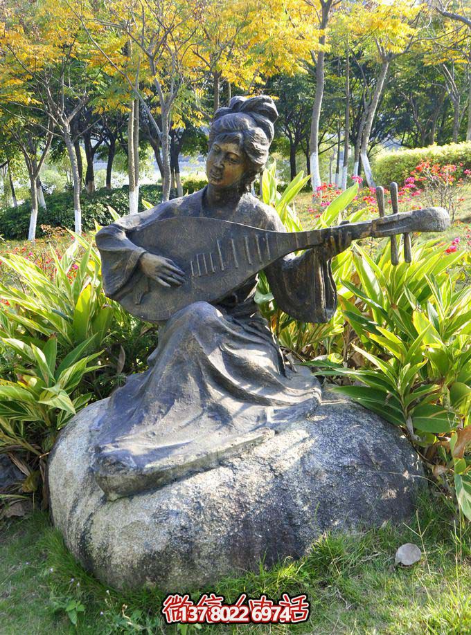 公園坐著石頭上彈吉他人物銅雕彈雕塑 公園坐著石頭上彈吉他人物銅雕彈雕塑