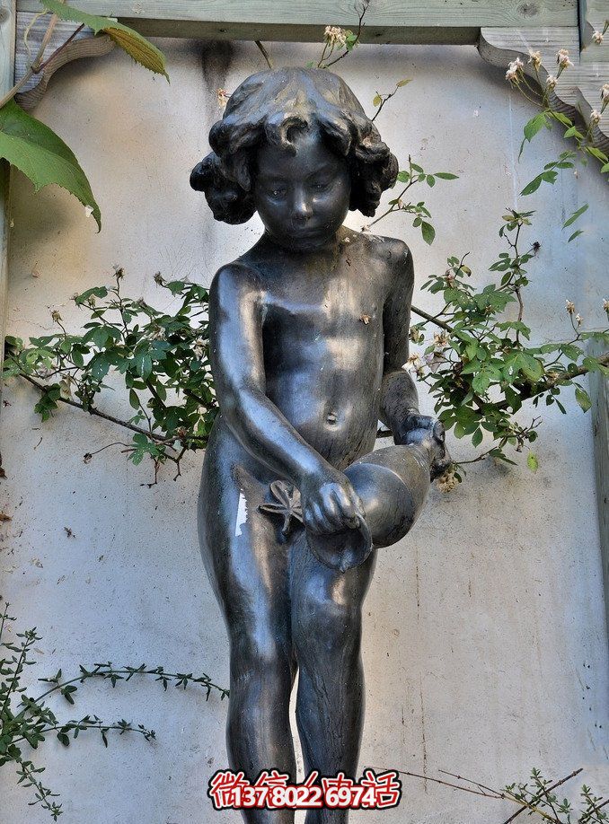 公園銅雕拿著罐子倒水的兒童雕塑 公園銅雕拿著罐子倒水的兒童雕塑